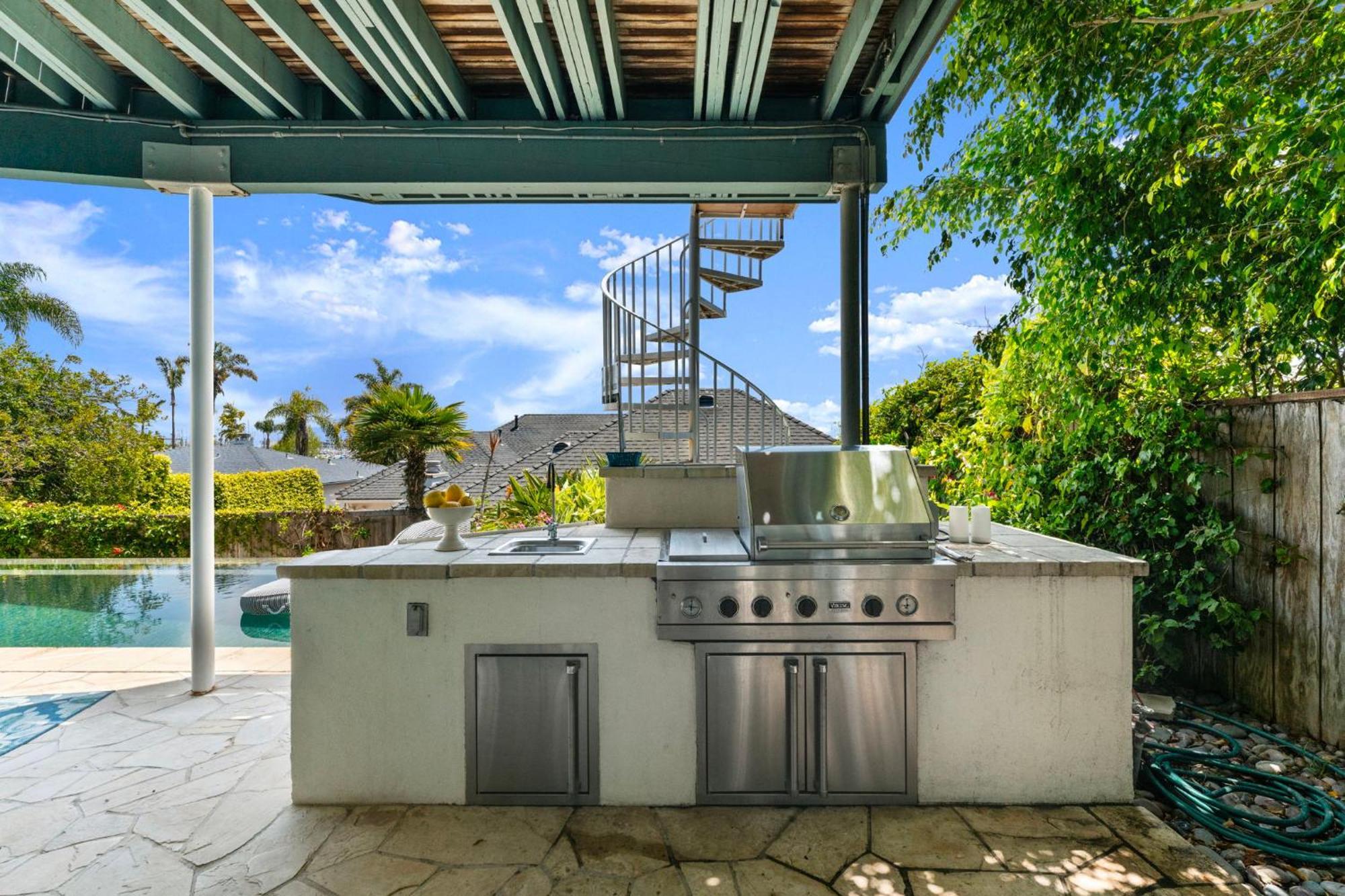 The Pool Side Hideaway With Golf Cart Apartment *