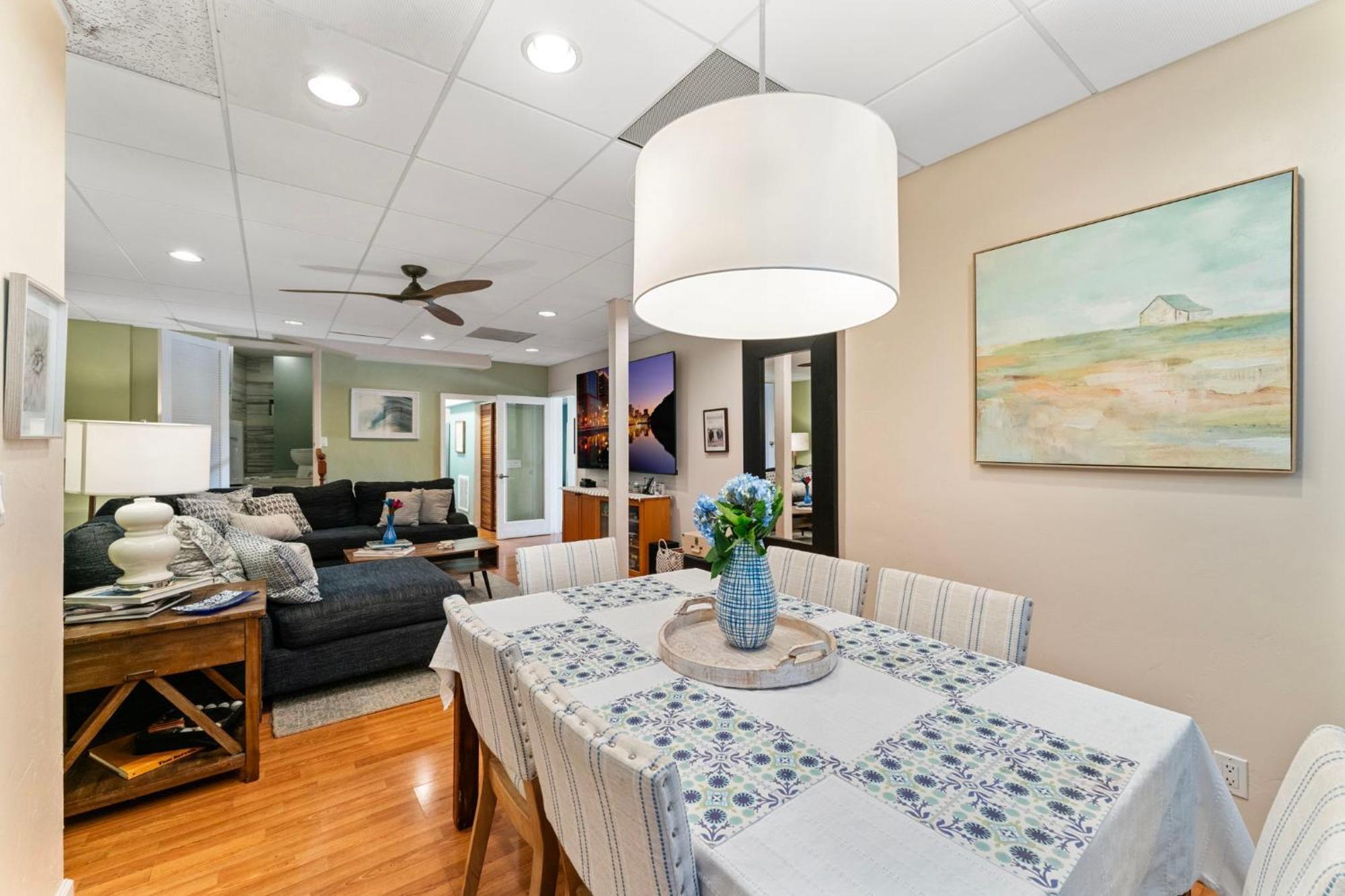 The Pool Side Hideaway With Golf Cart Apartment San Diego